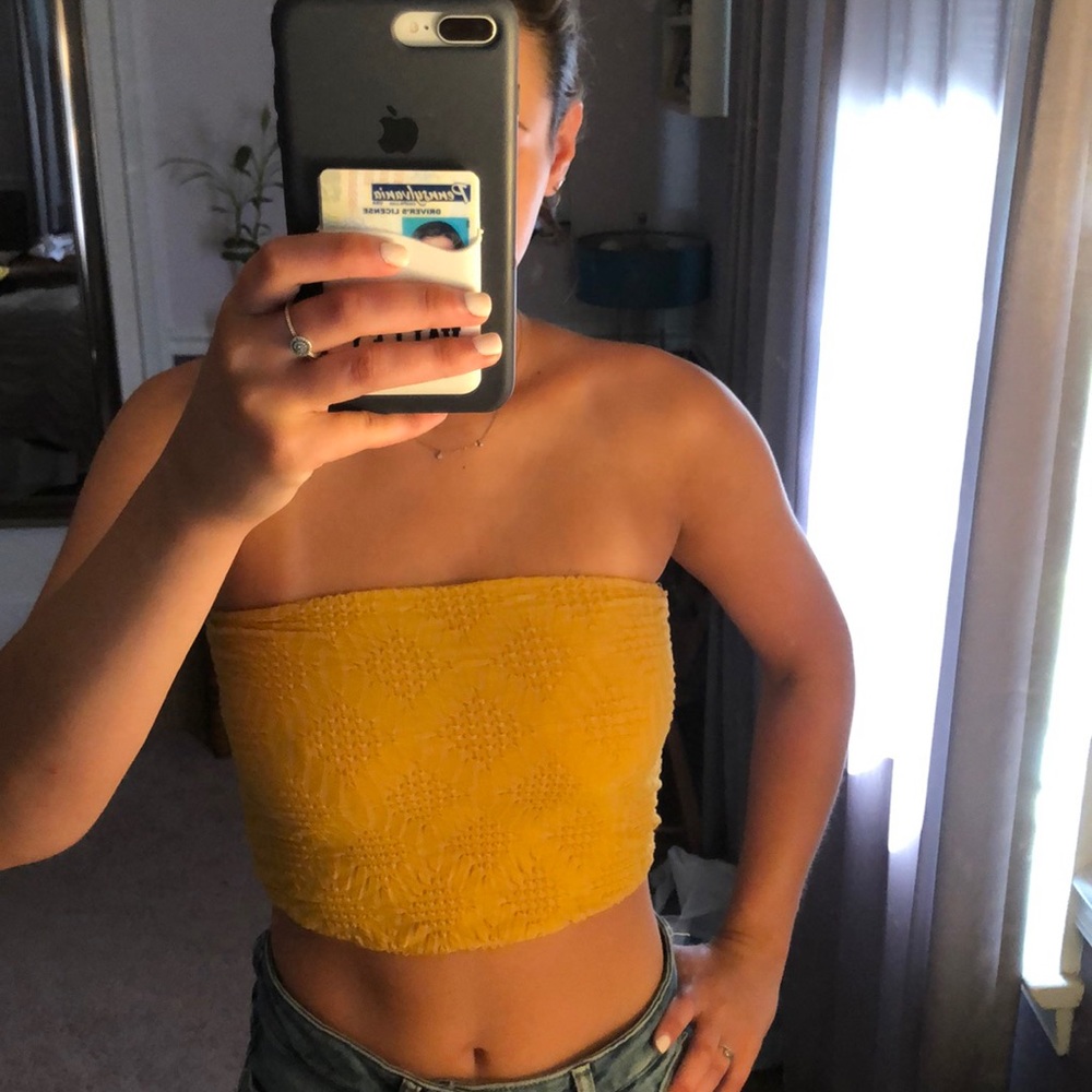 Strapless yellow shirt